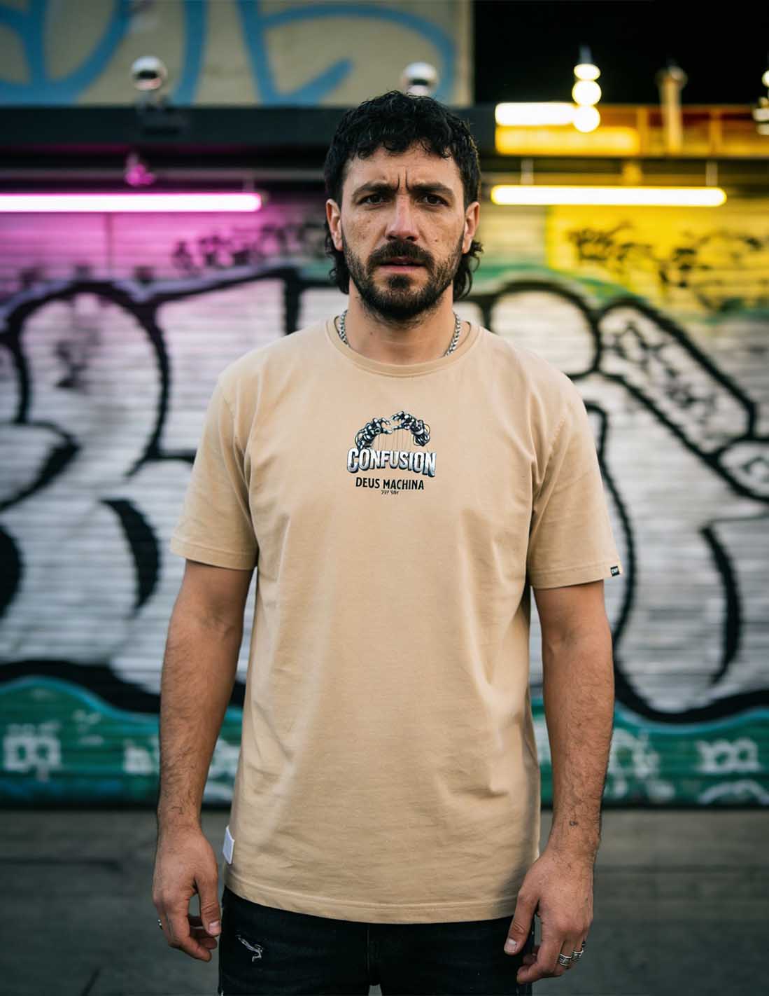 DEUS MACHINA CREAM TEE