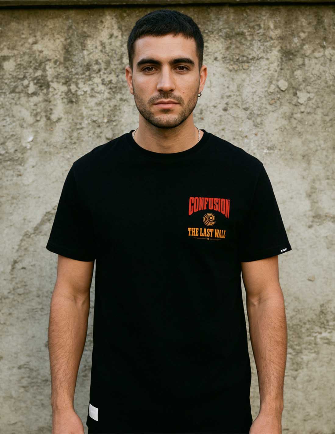 THE LAST WALL BLACK TEE