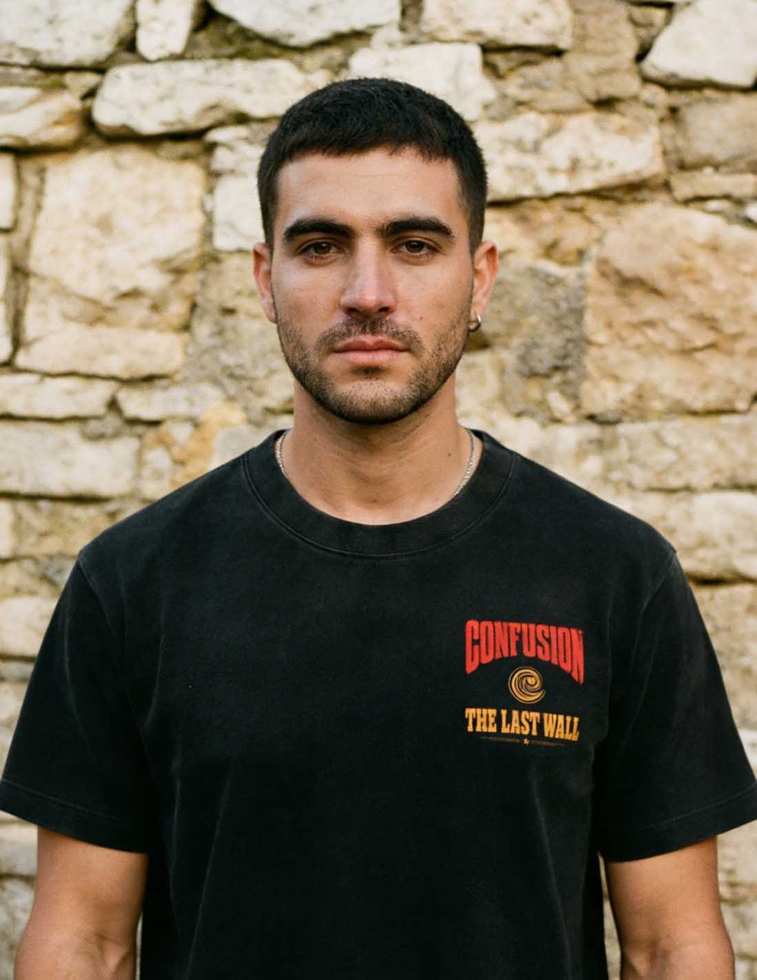 THE LAST WALL TEE BLACK OVERSIZE HARD LAVADO PIEDRA