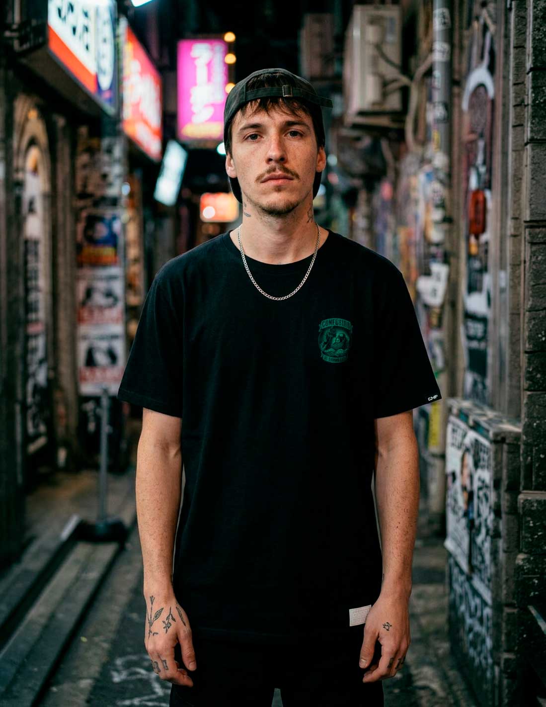NO TURNING BLACK TEE